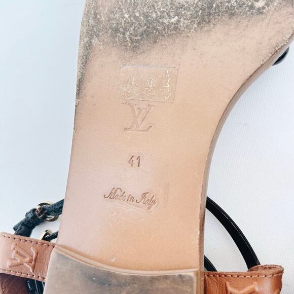 Louis Vuitton Gladiator Sandals Flats Strappy
Black LV Logo Leather 41 Ankle 11 - Picture 12 of 14